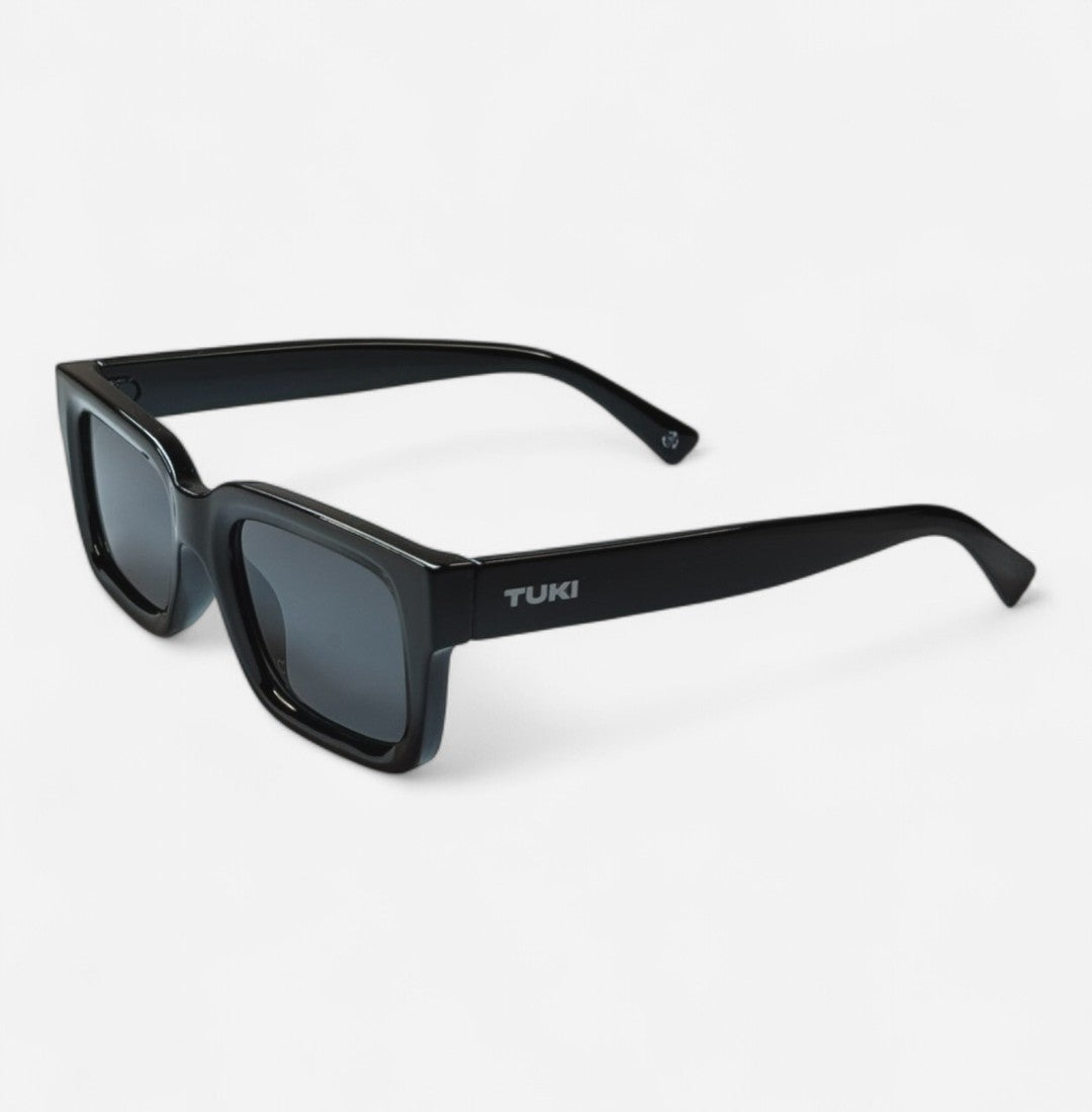 Chris Total Black